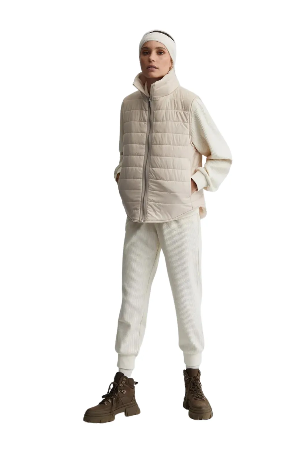 Ellis Reversible Quilt Gilet, Sandshell/Silver Lining