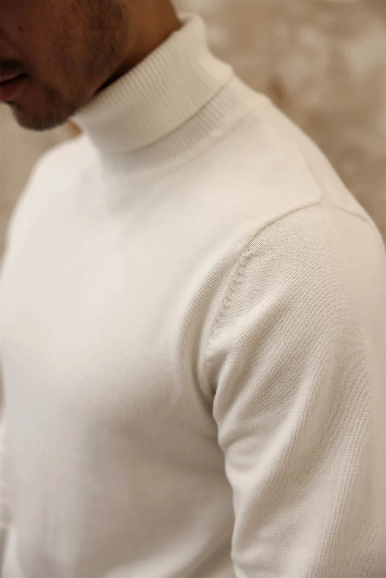 Men's Solid Turtleneck Sweater