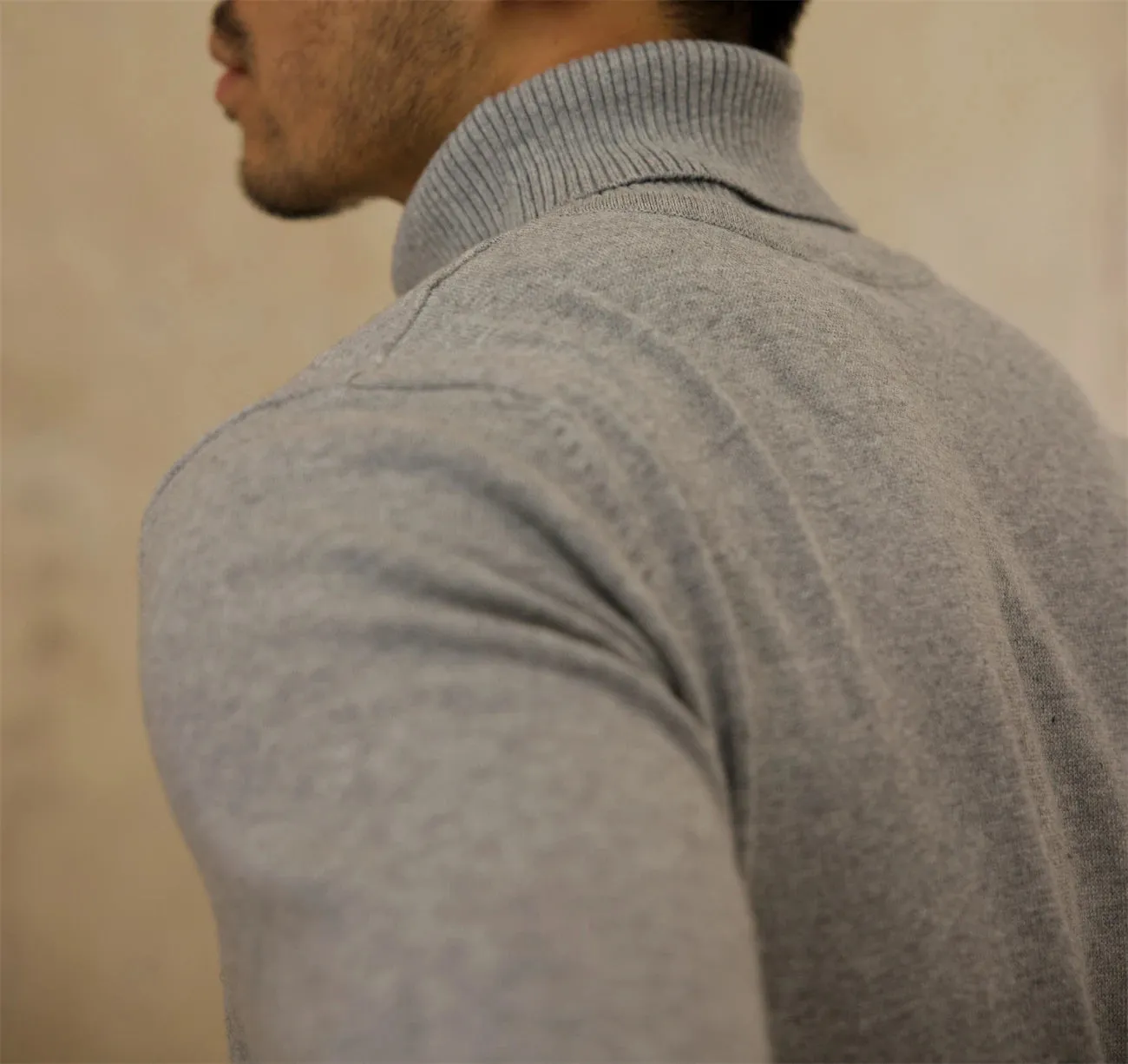 Men's Solid Turtleneck Sweater