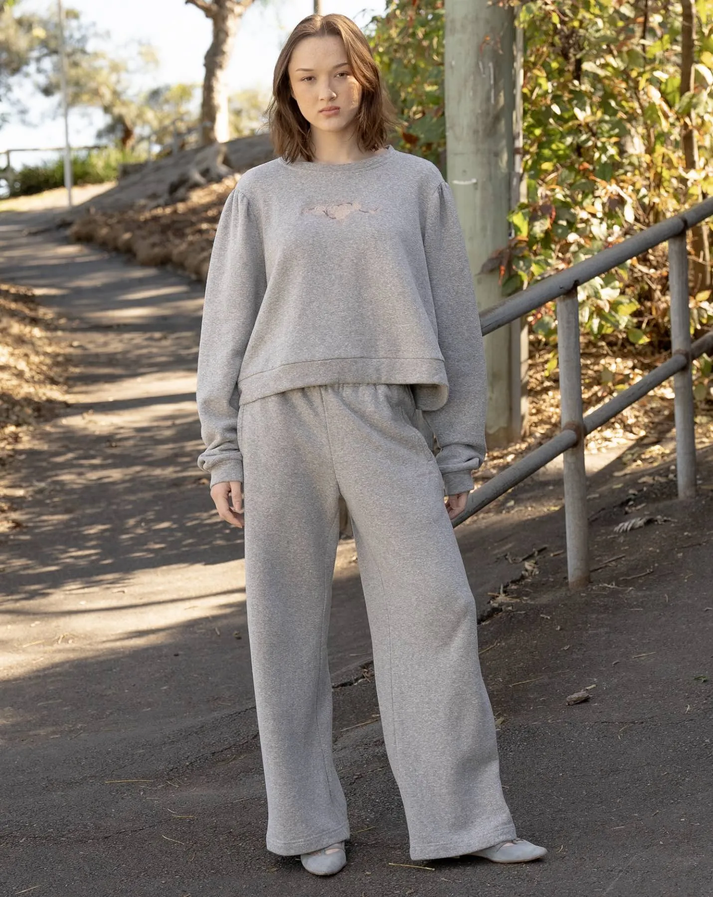 Rosette Fleece Logo Crewneck - Grey