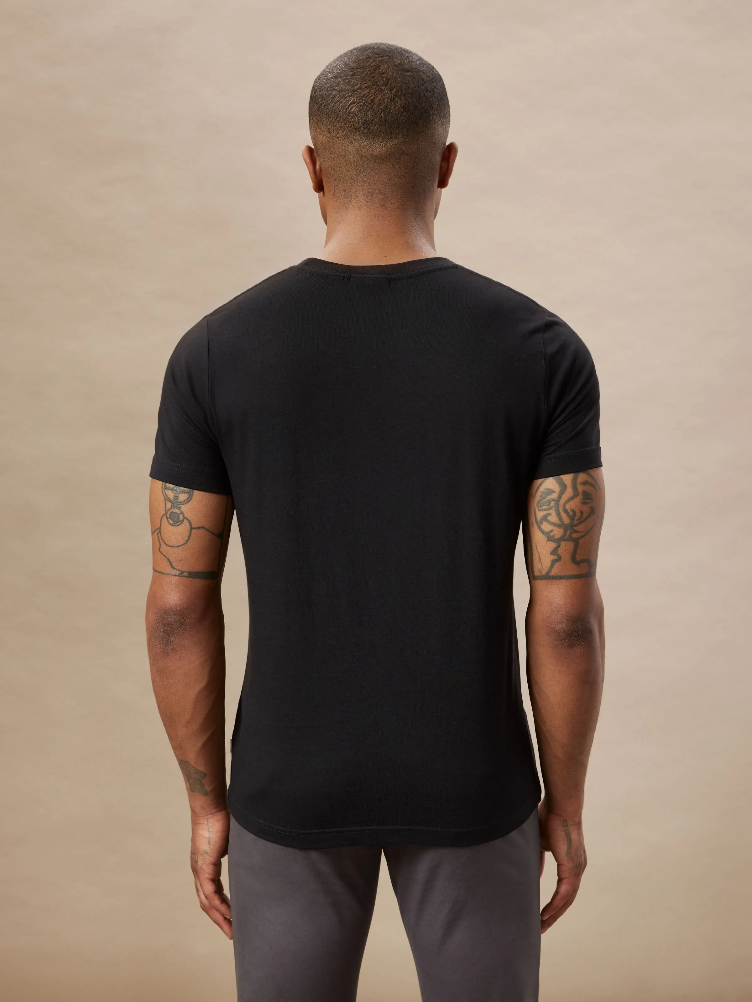 The Slim Fit Essential T-Shirt in Black